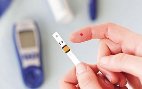 Sangue para medir o açúcar com diabetes